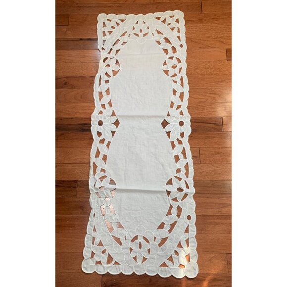Handcrafted White Lace Table Runner Floral Cutout Pattern Home Decor 38x14 - Picture 6 of 10